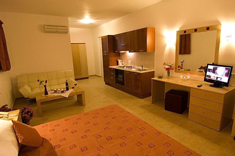 Lindos Blue Sky Aparthotel Exterior foto